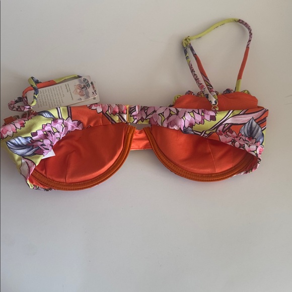 Agua Bendita Piper Suki Underwire Pink Line Floral Bikini Top - Picture 3 of 9